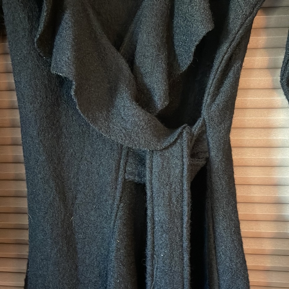 Fenn Write Manson 100% Wool Ruffle Wrap / Dress / Sweater Coat size M - Picture 3 of 10